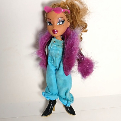 Bratz Fashion Doll Yasmin 2002 Read Description.