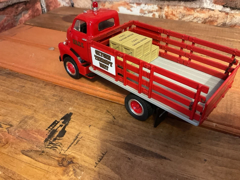 Vintage 1952 GMC FDNY "Oxygen Therapy Truck"  Made in USA...FREE SHIPPING! - Image 4 of 4