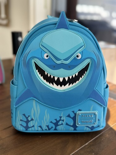 Mini Sac à Dos Loungefly - Finding Nemo Bruce Le Requin, Simili Cuir Bleu