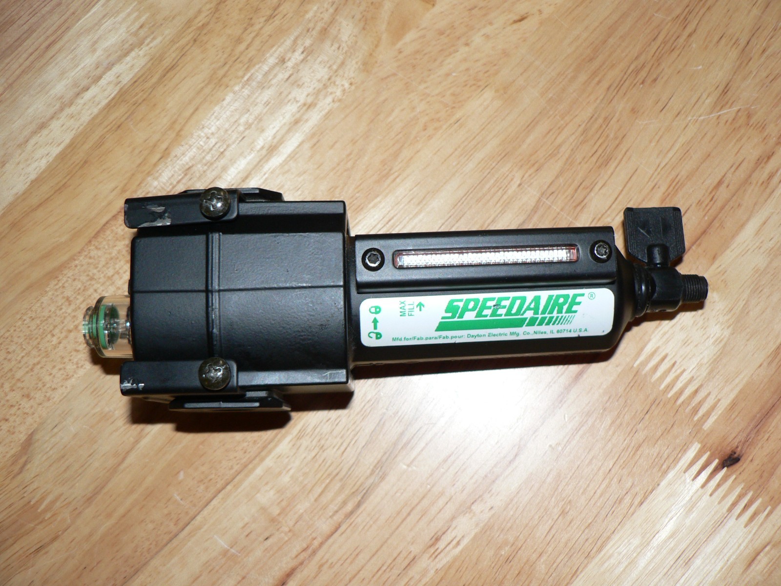 Speedaire 4Zl74 Air Line Lubricator 3/8" npt 250 psi AND 4ZK42 Mounting Bracket