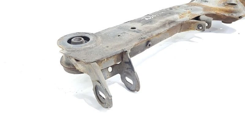 Suspensión K cuadro travesaño trasero menor óxido OEM 86 87 88 89 90 91 Mazda RX7 Foto 2 de 4