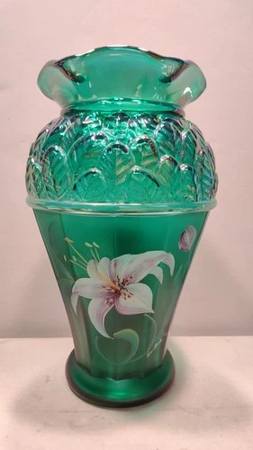 Fenton Designer Showcase Emerald Green Iridescent Lily Vase