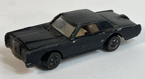 Hot Wheels Redline Custom Continental Mark III 1968 Black? Painted?