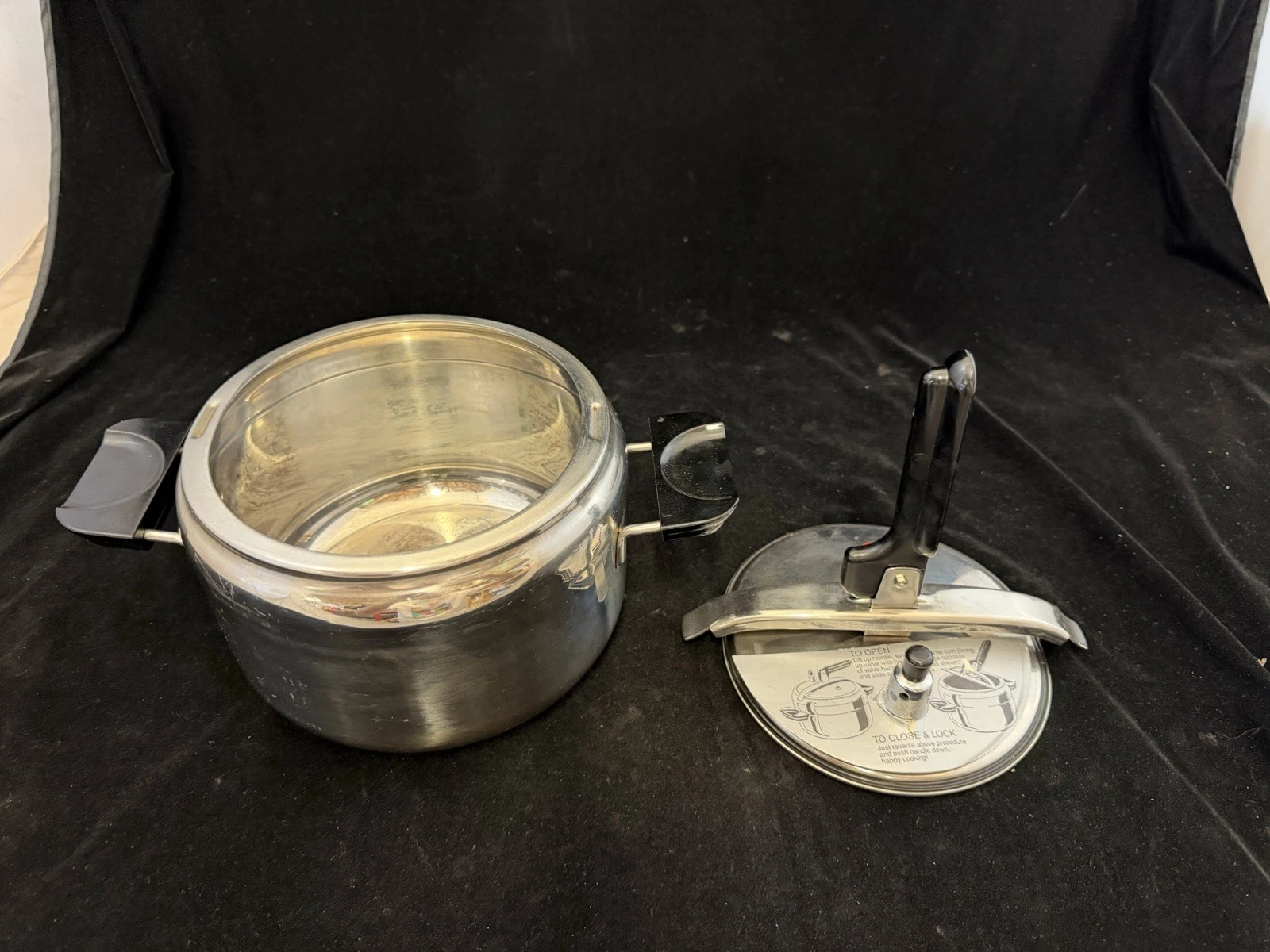 Aeternum 5L Pressure Cooker Inox 18/10 Made In Italy Gas Electric Induction
Opens in a new window or