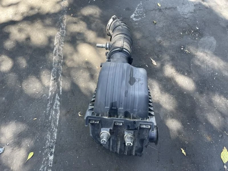 2004-2011 Ford Ranger Air Cleaner 4.0L  OEM - Image 4 of 4