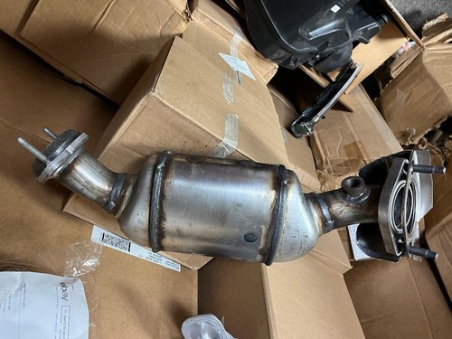 GM Catalytic Converter 12622974 made in usa - Picture 3 of 3