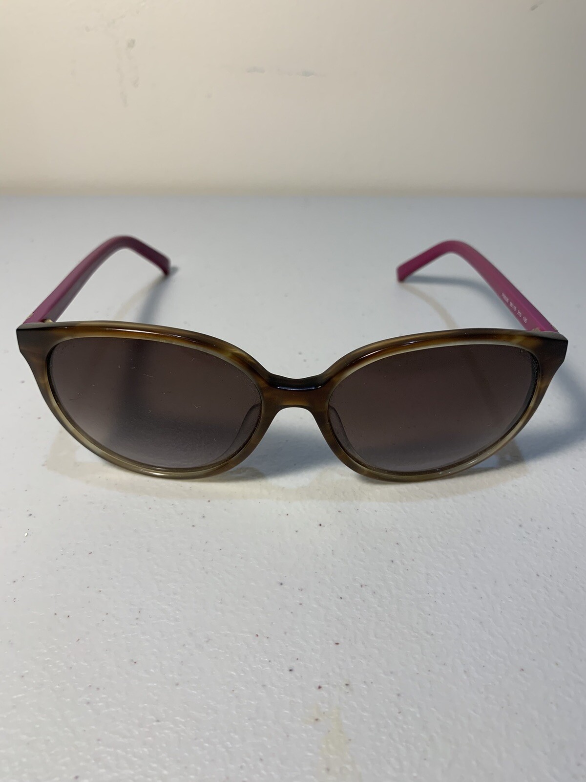 Fendi FS5230 Purple Cat-Eye Sunglasses with UV Protection-image