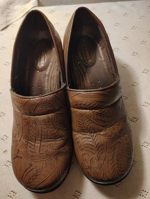 Easy Works by Easy Street Shoe Women Slip Resist Non Marking Clog Work Brown 11W