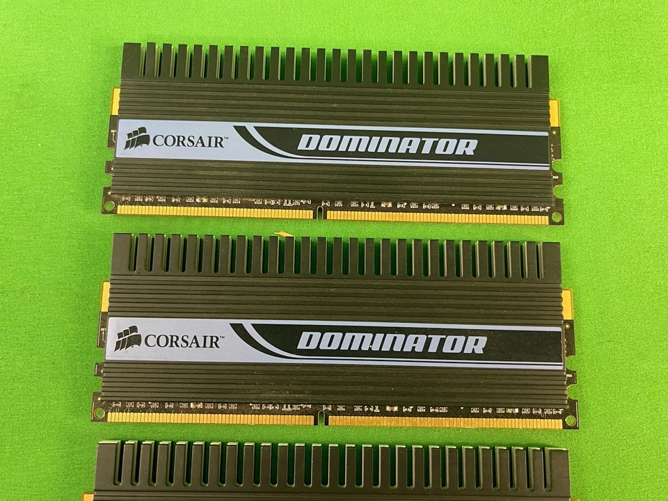 4GB (1GBx4) Corsair Dominator PC2-8500 1066 Non-ECC DDR2 Ram CM2X1024-8500C5D - Image 2 of 4