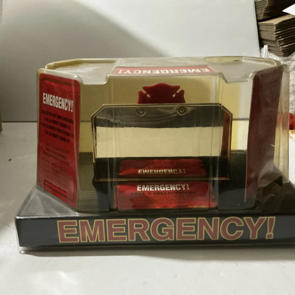 Code 3 Collectibles Emergency! LA County 51 Rescue Squad Truck #13940 - Image 3 of 4