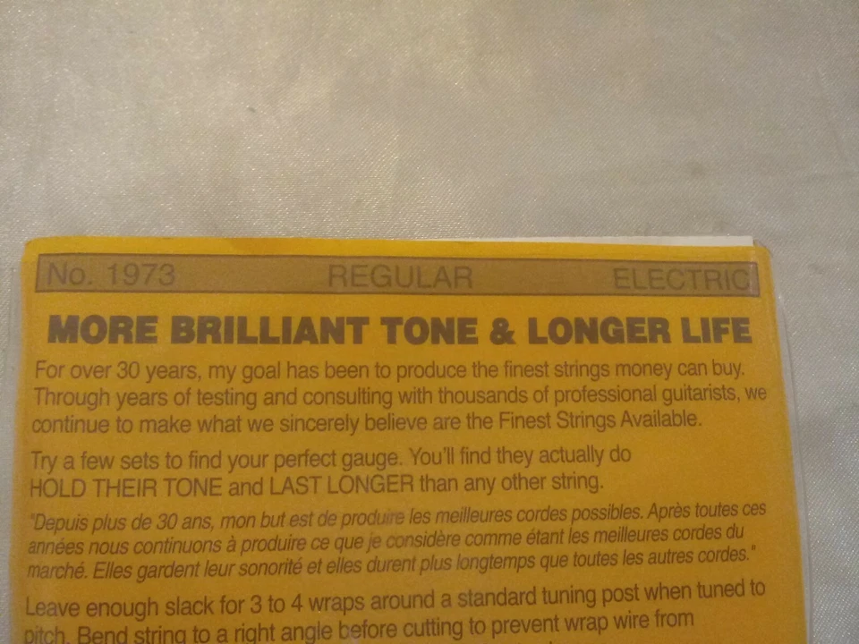 CORDAS RARAS DE GUITARRA ELÉTRICA DEAN MARKLEY CALIBRE REGULAR REPRO 1973 (4 PACOTES) - Imagem 4 de 4