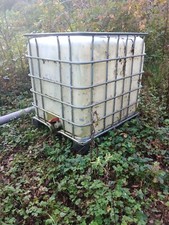 Citerne à eau/Récupérateur eau de pluie/ 1000L/ 2pc: 150€/ à récupérer à Brussel