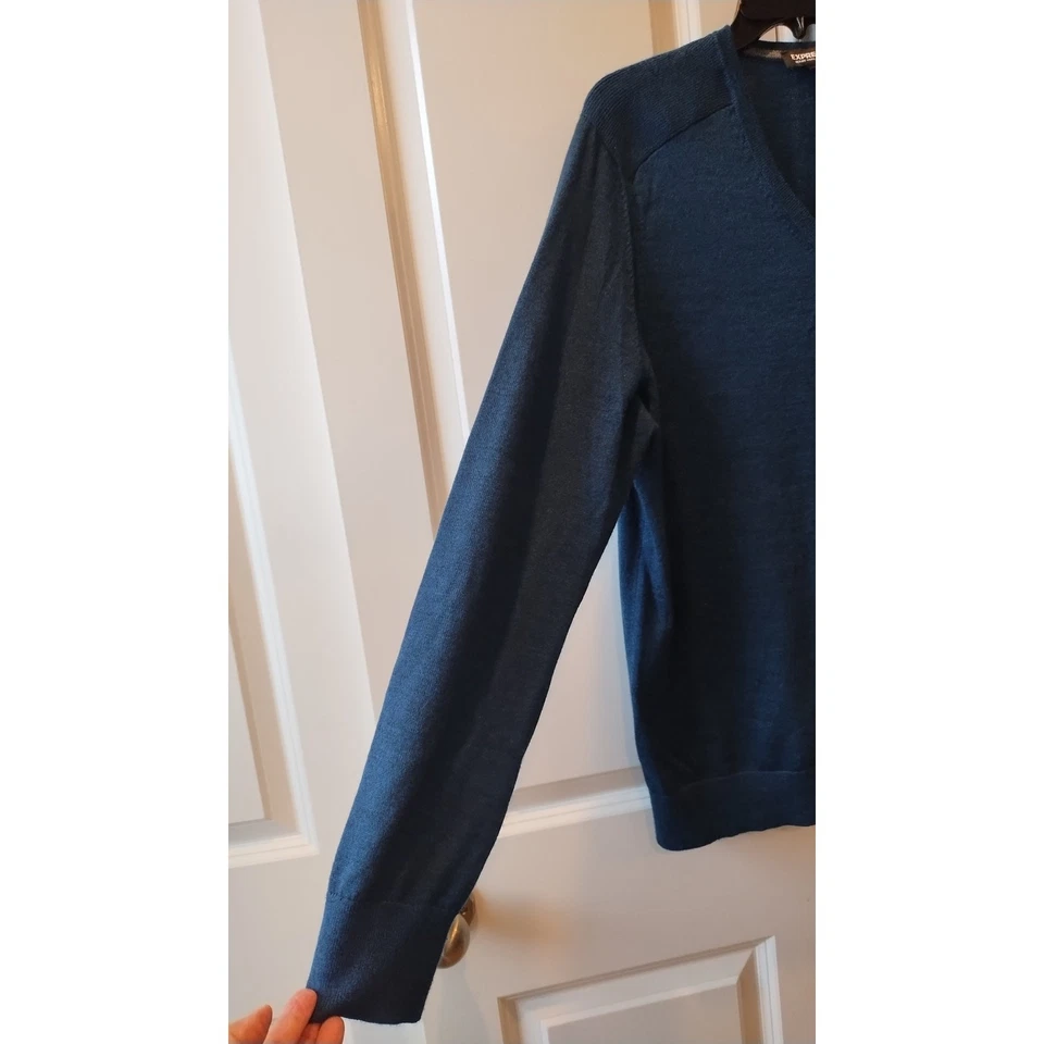 Express Solid Merino Wool V-neck Men sweater Casual long sleeves size Large - Imagem 4 de 4