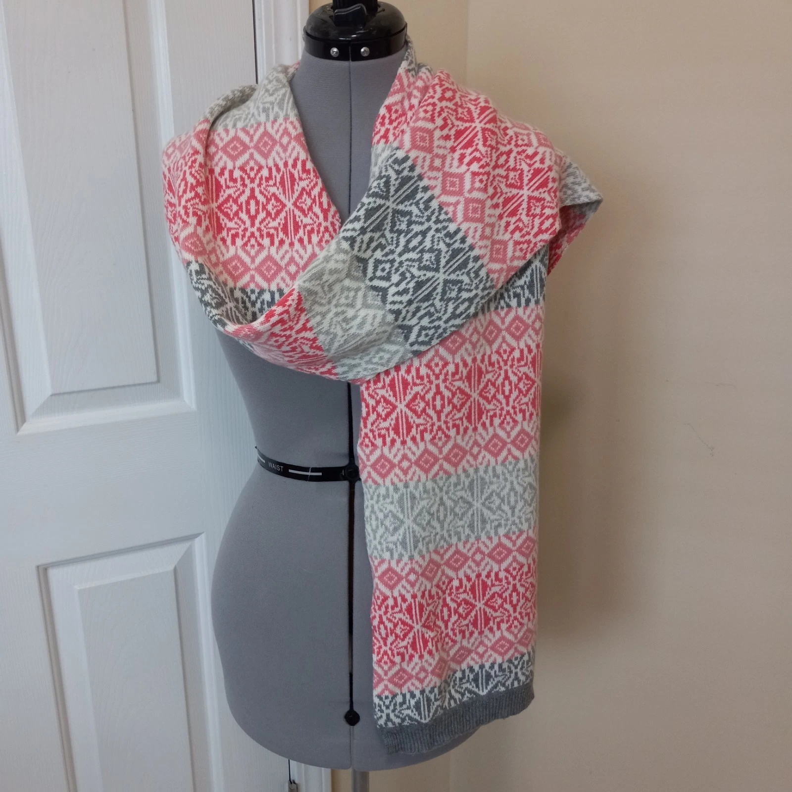 TALBOTS Womens Lambswool Blend Rectangular Scarf Casual Outdoor Skiing Soft Knit
Opens in a new wind