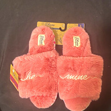 Dluxe by Dearfoams Women s Pink Faux Fur Slide Slippers Memory Foam US 9 M