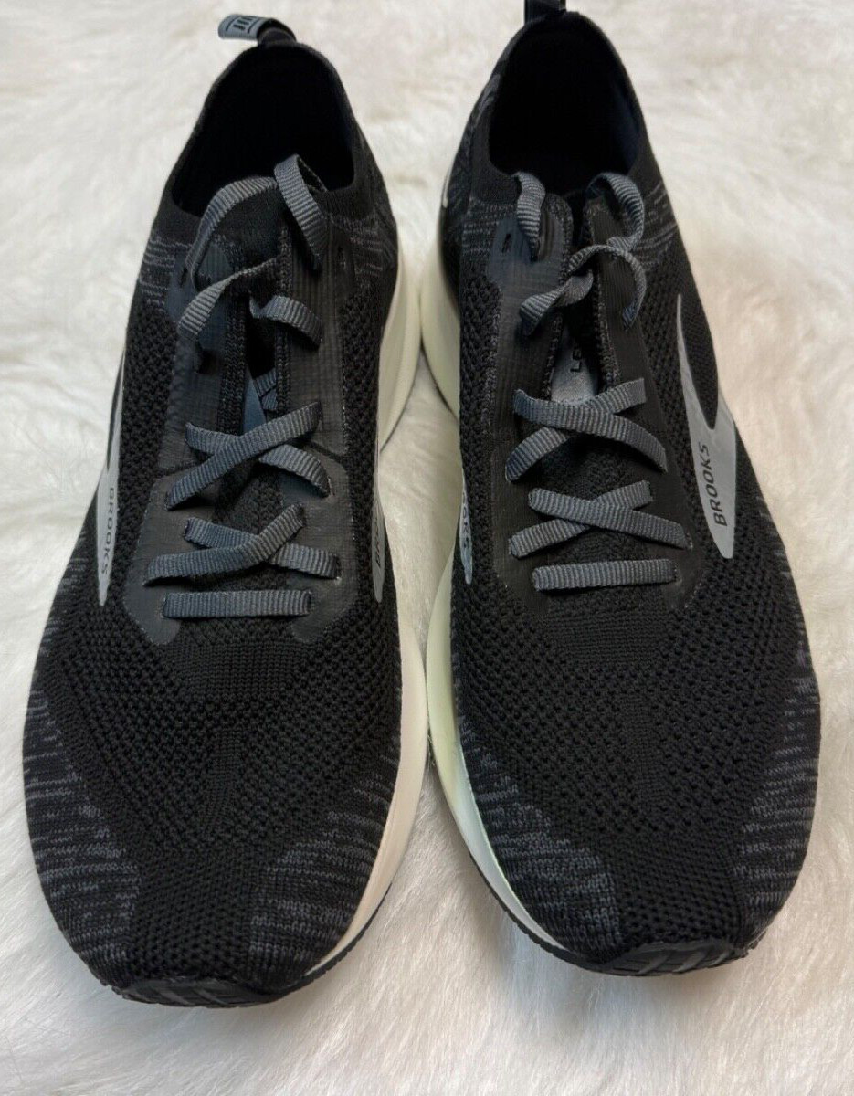 Brooks Levitate 4 Black White Men's Sneakers 110345-012 thumbnail 3