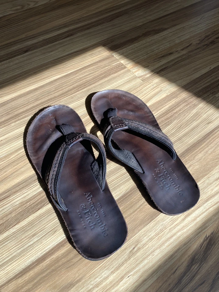 Chanclas de cuero marrón vintage Abercrombie & Fitch sandalias de tanga para hombre 11/12 Foto 2 de 3