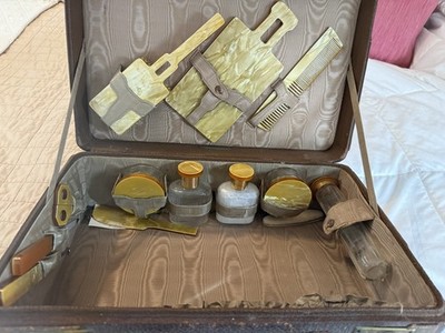Vintage Art Deco Vanity Travel Case Set 13  pieces Plus the Case