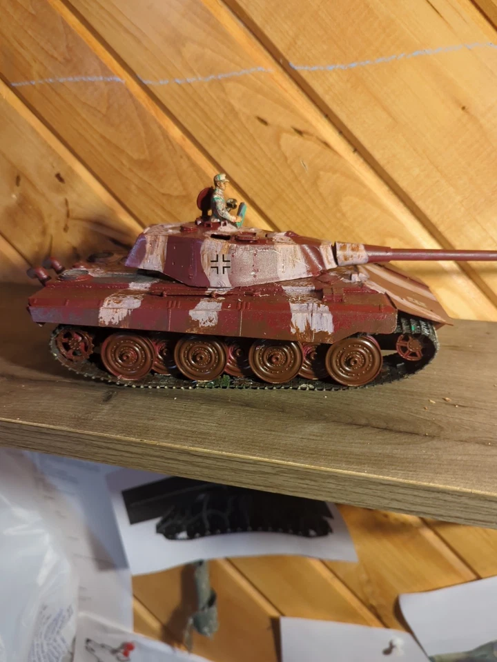 Tanque Modelcollect Fist of War UA35021 alemão E60 ausf.D 12,8cm com lateral em escala 1/35 - Imagem 4 de 4