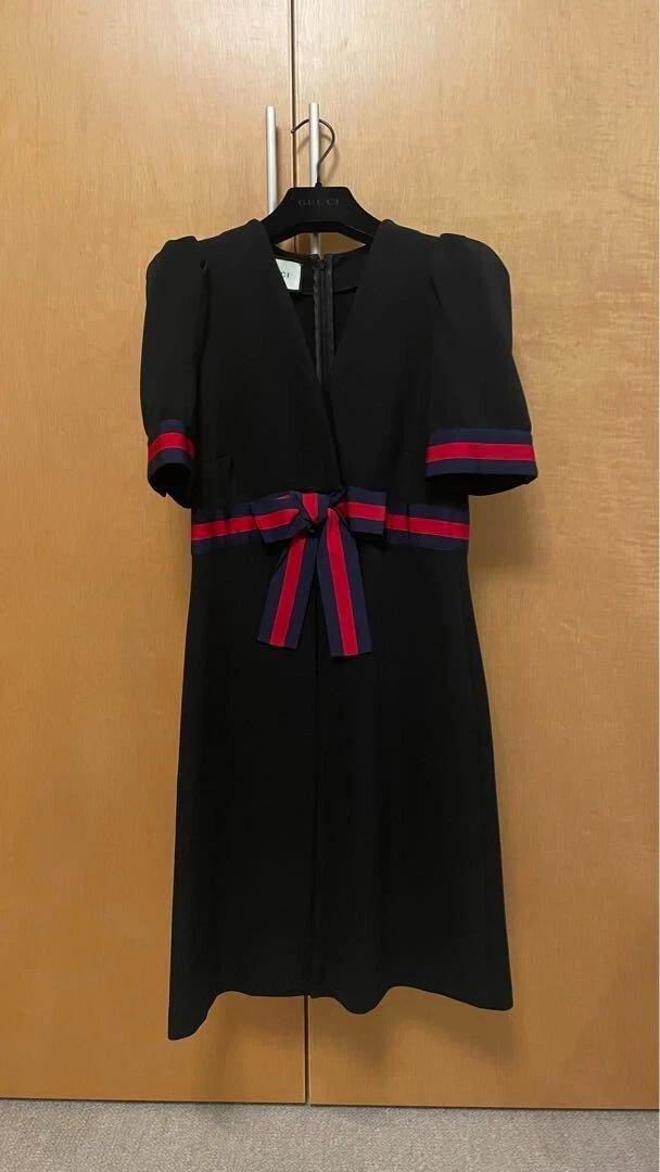 Robe GUCCI ruban manches bouffantes femme taille M noire