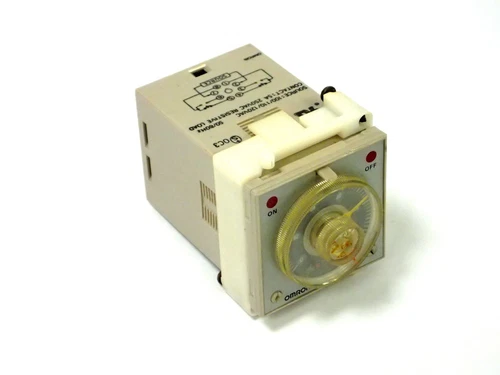 OMRON H3BF TIMER SOURCE: 100/110/120 VAC CONTACT: 5A, 250 VAC, RESISTIVE LOAD