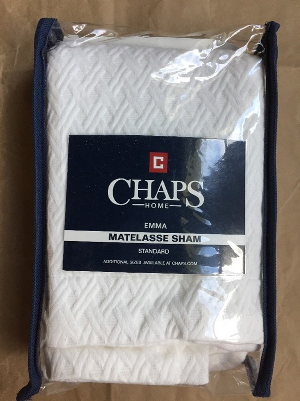 CHAPS Home Standard PILLOW SHAM Size: 20 х 26" NEW White “MATELASSE”