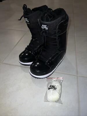 Nike SB Vapen Snowboard boots Women's size 7 447124-002 Brand New