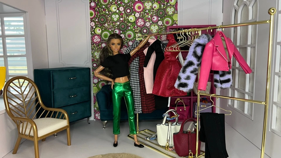 Eledoll 1:6 Dollhouse Furniture Clothes Hanger Clothing Rack Golden Metal Stand - Image 4 of 4