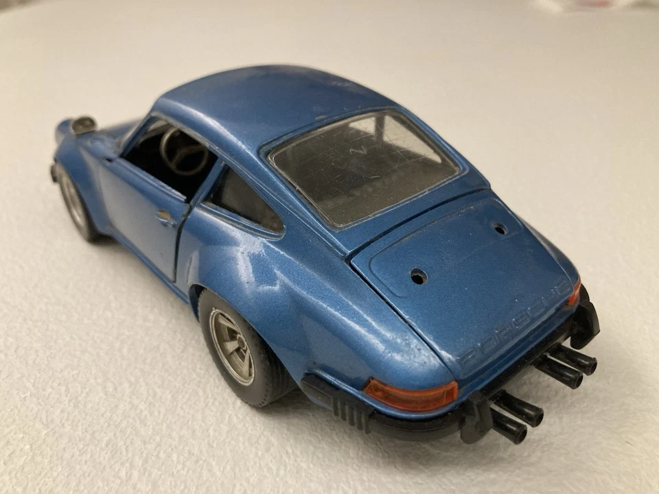 BURAGO 0102 SCALA 1:24 PORSCHE 911 - VINTAGE - No Box - Immagine 3 di 3