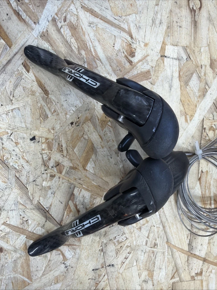 Campagnolo Chorus 11-Speed Mechanical Ergo Shifters Carbon Brake Levers Shift - Image 2 of 4