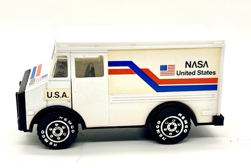 Vintage 1986 Remco NASA Semi Truck Trailer Toy Space Shuttle Transport Rare - Image 4 of 4