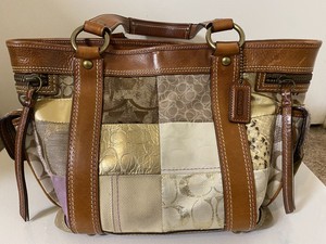 handbag with side pockets