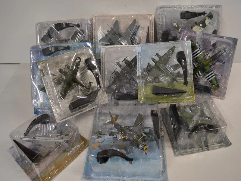 AmerCom Legendäre Kampfjäger Flugzeuge  Collection - zum aussuchen