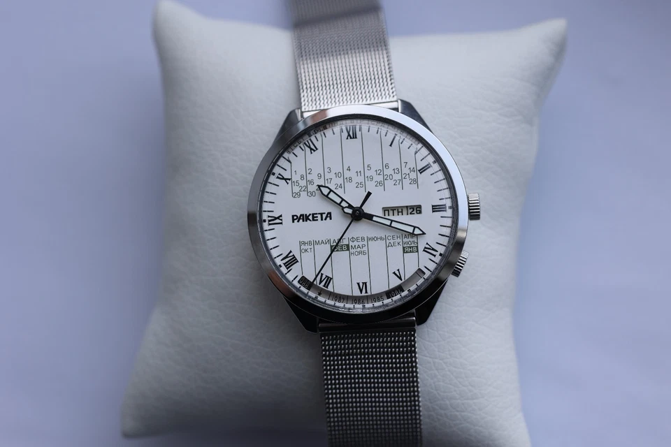 Reloj Raketa Calendario Perpetuo Mecánico Soviético cal. 2628.H URSS Foto 4 de 4