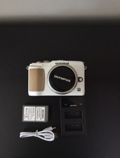 Olympus Pen E-PL2 12.0MP Mirrorless Camera w/ 14-42mm Kit Lens