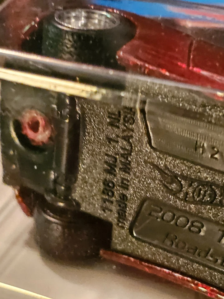 HOT WHEELS 2016 SUPER TREASURE HUNT *RED* TESLA ROADSTER SEALED MOC W/PROTECTOR - Image 4 of 4