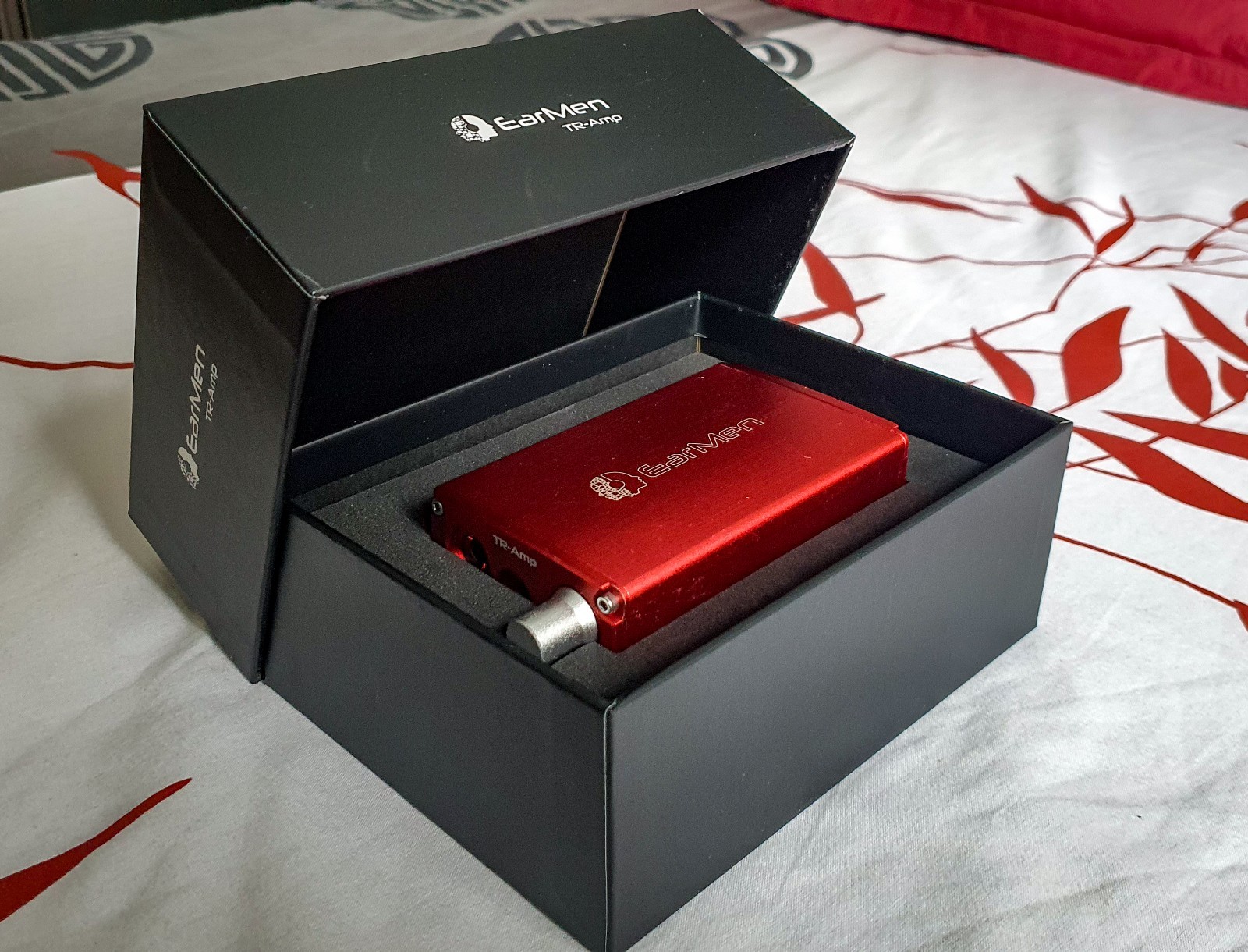 DAC portable EarMen Tr-Amp avec double sortie casque et décodage DSD natif
