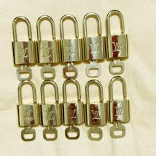 LOUIS VUITTON LV 10 SET PADLOCK KEY CHARM CADENA GOLD-PLATED FRANCE 80PDA139