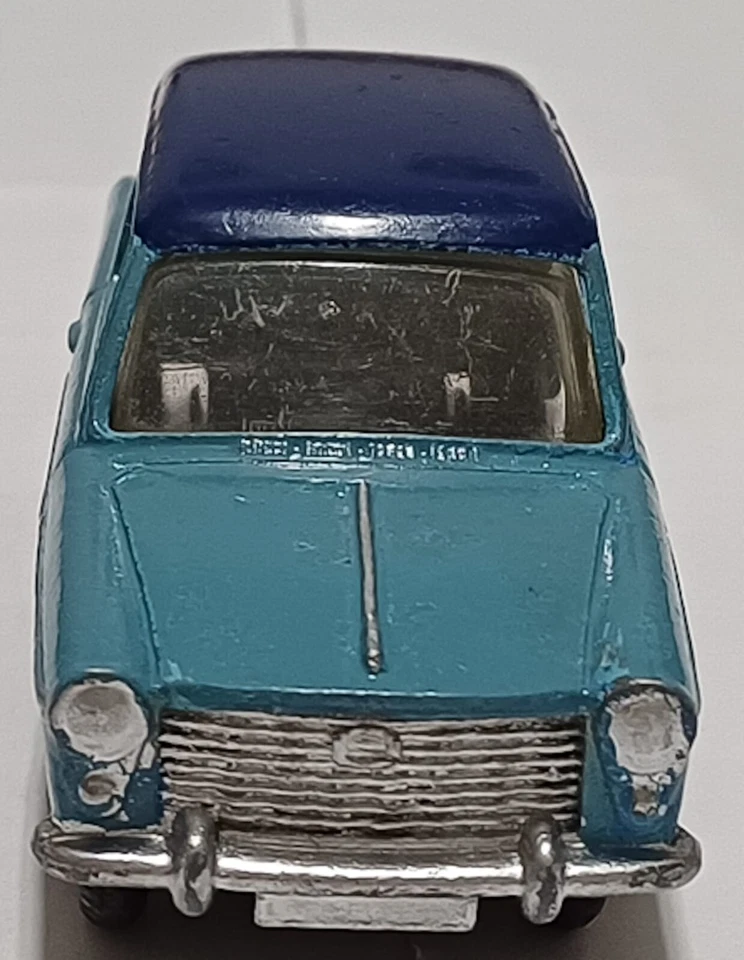 Corgi Toys Austin A 40. Ottime condizioni. Una blu, una rossa - Immagine 3 di 4