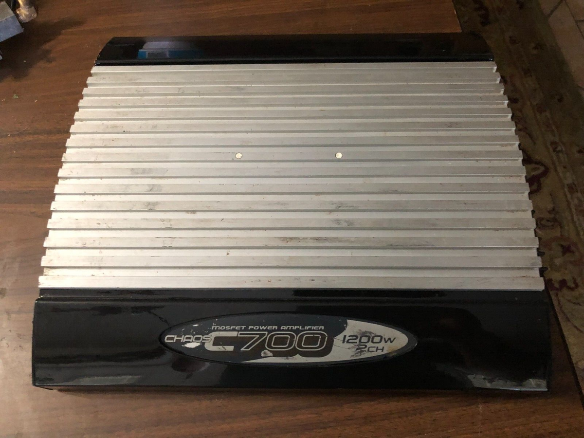 Boss Chaos Series C700 Mosfet PowerAmplifier 2 Channel 1200 Watts