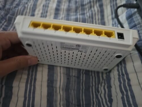 ZTE ZXR10 1160-8T 8 PORT INTELLIGENT ETHERNET SWITCH - Picture 2 of 4