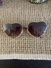 WOMANS VINTAGE GOLD FRAME BROWN LENS HEART SHAPE SUNGLASSES