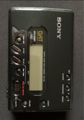 Sony TCD-D8 DAT Walkman Portable Recorder Digital Audio TapeCorder Good GP
