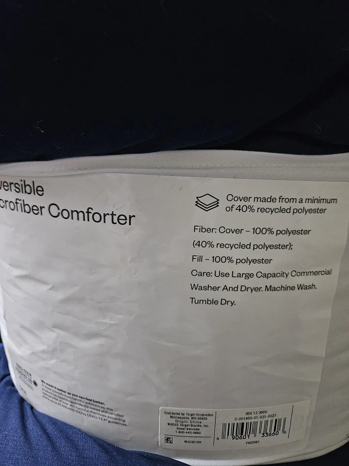 BRAND NEW - Room Essentials - Reversible Microfiber Comforter - Blue - King - Image 2 of 2