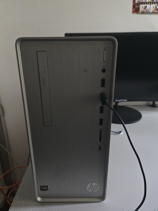 HP Pavilion TP01-0xxx Ryzen 3 3200G 8GB 1TB Vega 8 Win11 Optical
