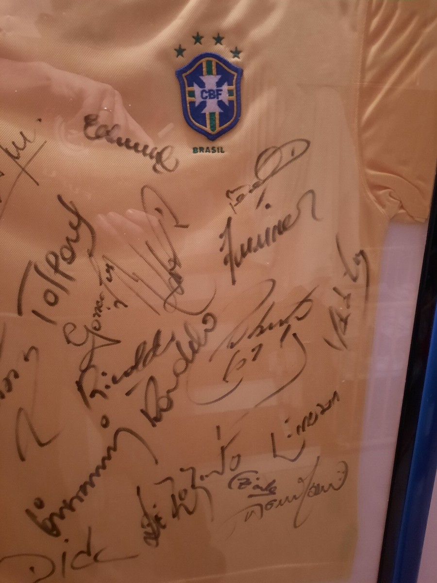 Maillot Dédicacé équipe du Brésil coupe du monde 1998 Maillot Dédicacé équipe du Brésil coupe du monde 1998