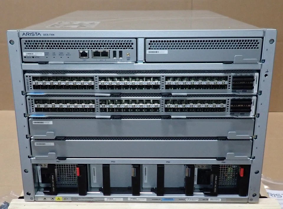 NEW Arista DCS-7304 4-Slot Switch Chassis 2x 7300X-64S-LC 1x EM-7300-SUP 2x PSU - Image 2 of 4