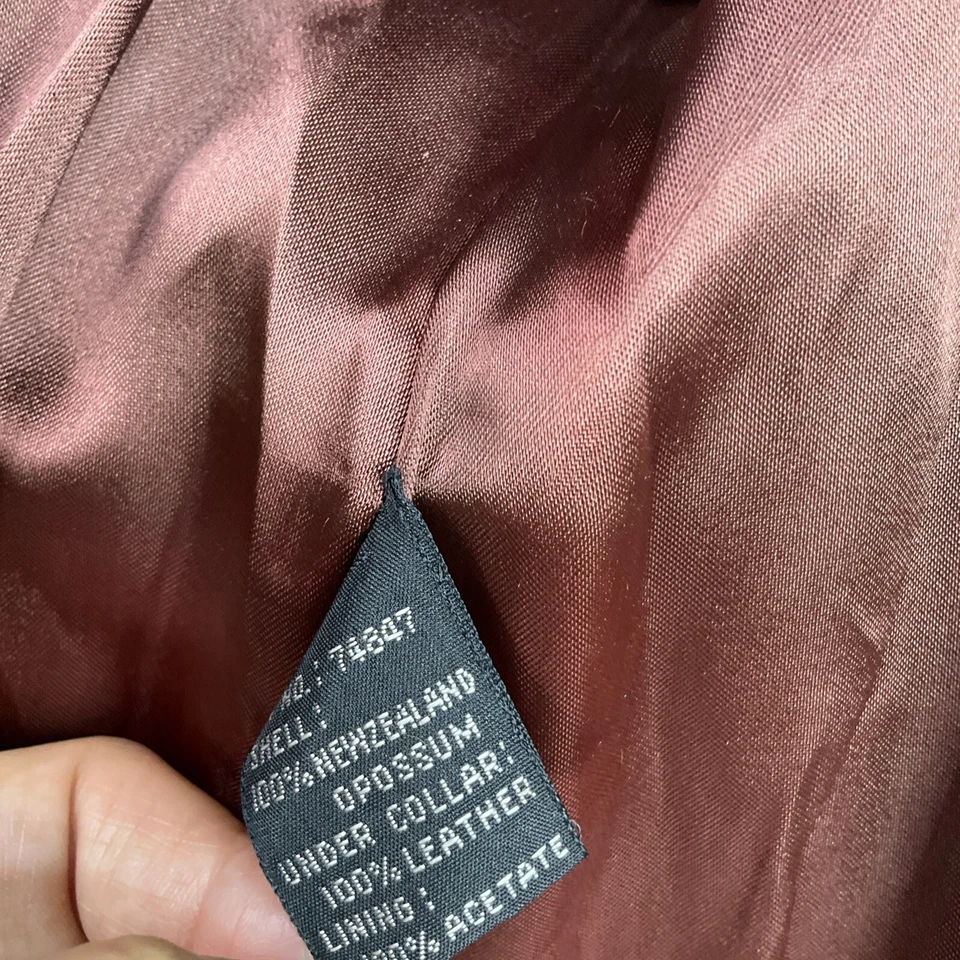 Jaqueta Colete de Couro Vintage Andrew Marc Opossum Feminina Tamanho P Marrom Retrô - Imagem 3 de 4