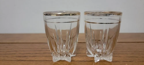 VINTAGE FEDERAL GLASS PAIR "STAR GOLD" SHOT GLASSES