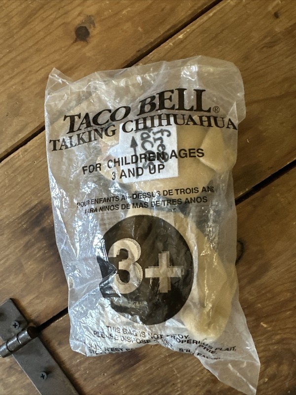 Vintage Taco Bell Talking Chihuahua Dog " Here Lizzard Free Tacos NIP